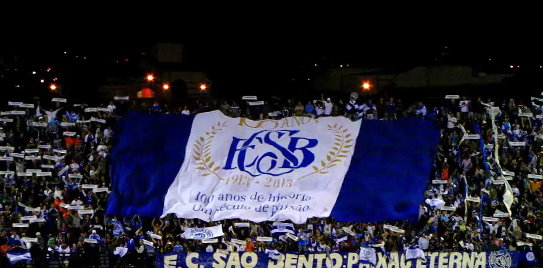 Bandeirão do Esporte Clube São Bento no CIC 2013
